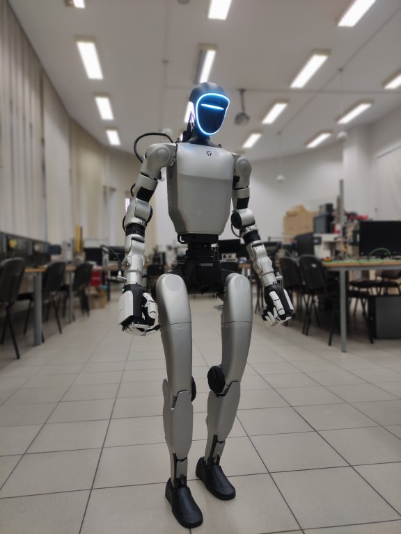 Laboratorium Zastosowań Sztucznej Inteligencji i Robotów Humanoidalnych oraz nowy pracownik Katedry